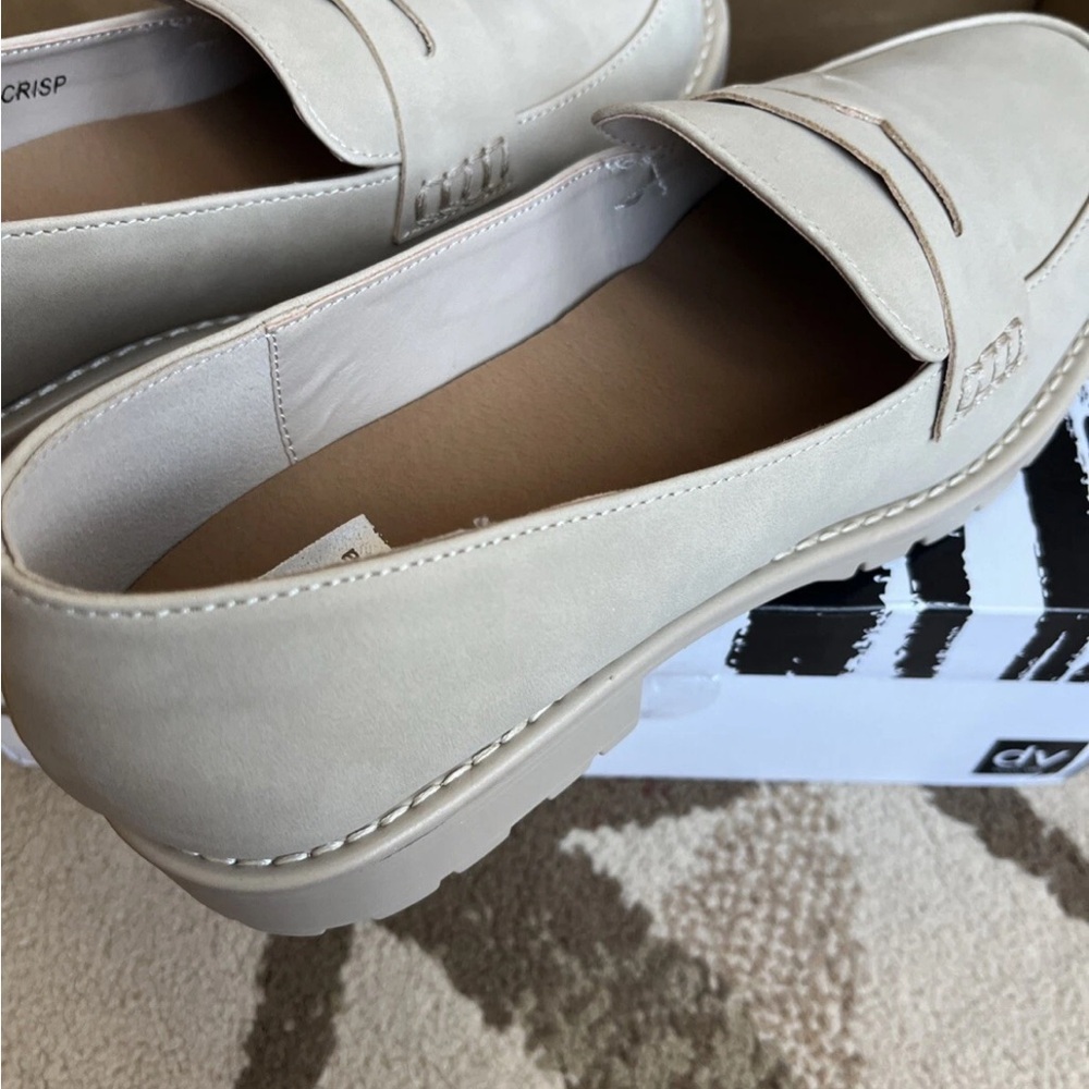 DV Dolce Vita Womens Dune/Beige Lug Loafers Rcrispo - Picture 8 of 9